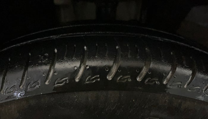 2022 Renault TRIBER RXT, Petrol, Manual, 1,01,614 km, Left Front Tyre Tread