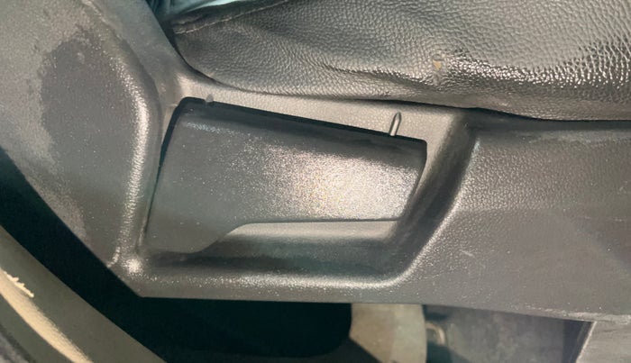 2022 Renault TRIBER RXT, Petrol, Manual, 1,01,614 km, Driver Side Adjustment Panel