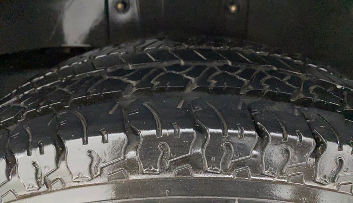 2018 Mahindra TUV300 T6 PLUS, Diesel, Manual, 94,814 km, Left Rear Tyre Tread