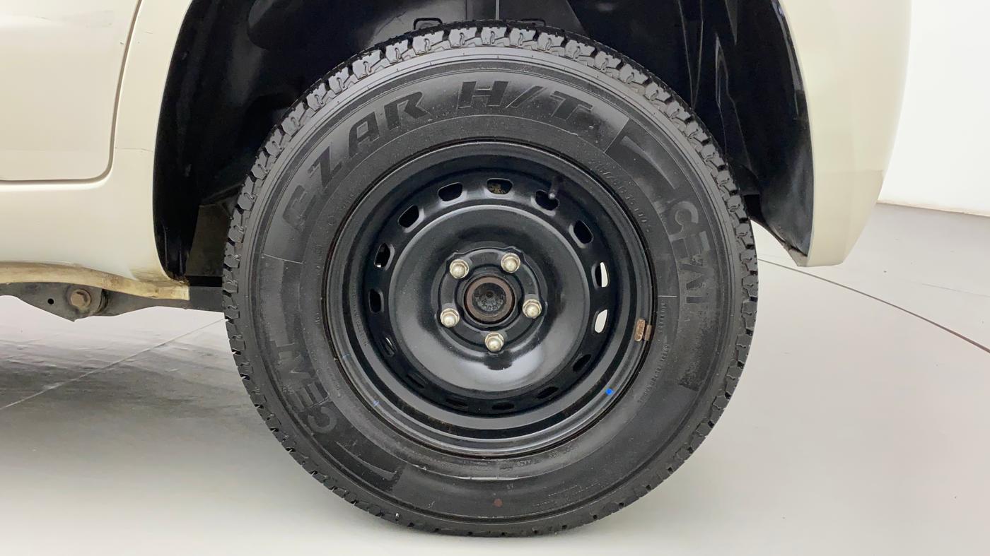 2018 Mahindra TUV300 T6 PLUS, Diesel, Manual, 94,814 km, Left Rear Wheel