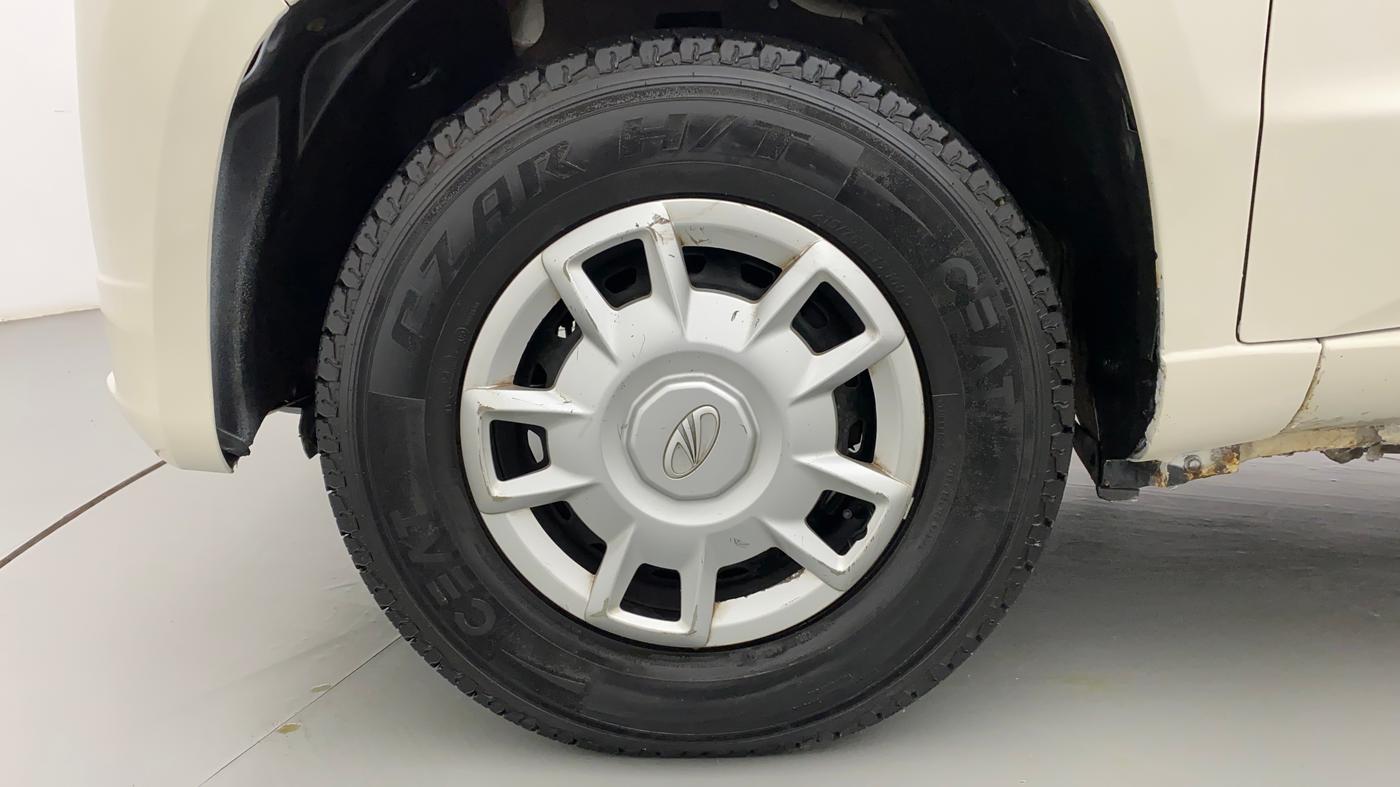 2018 Mahindra TUV300 T6 PLUS, Diesel, Manual, 94,814 km, Left Front Wheel
