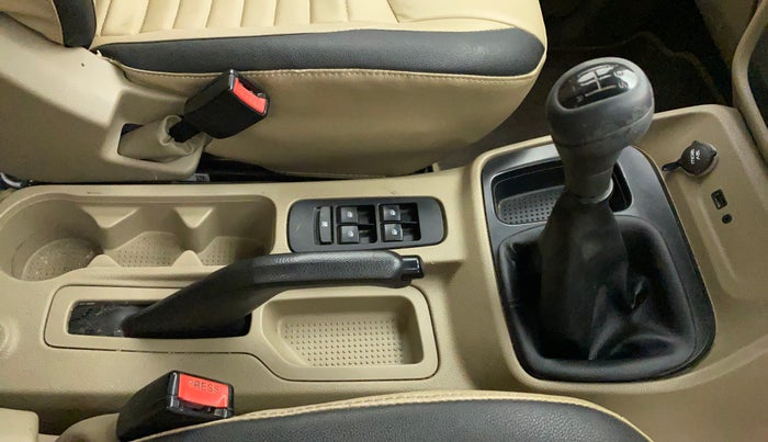 2018 Mahindra TUV300 T6 PLUS, Diesel, Manual, 94,814 km, Gear Lever