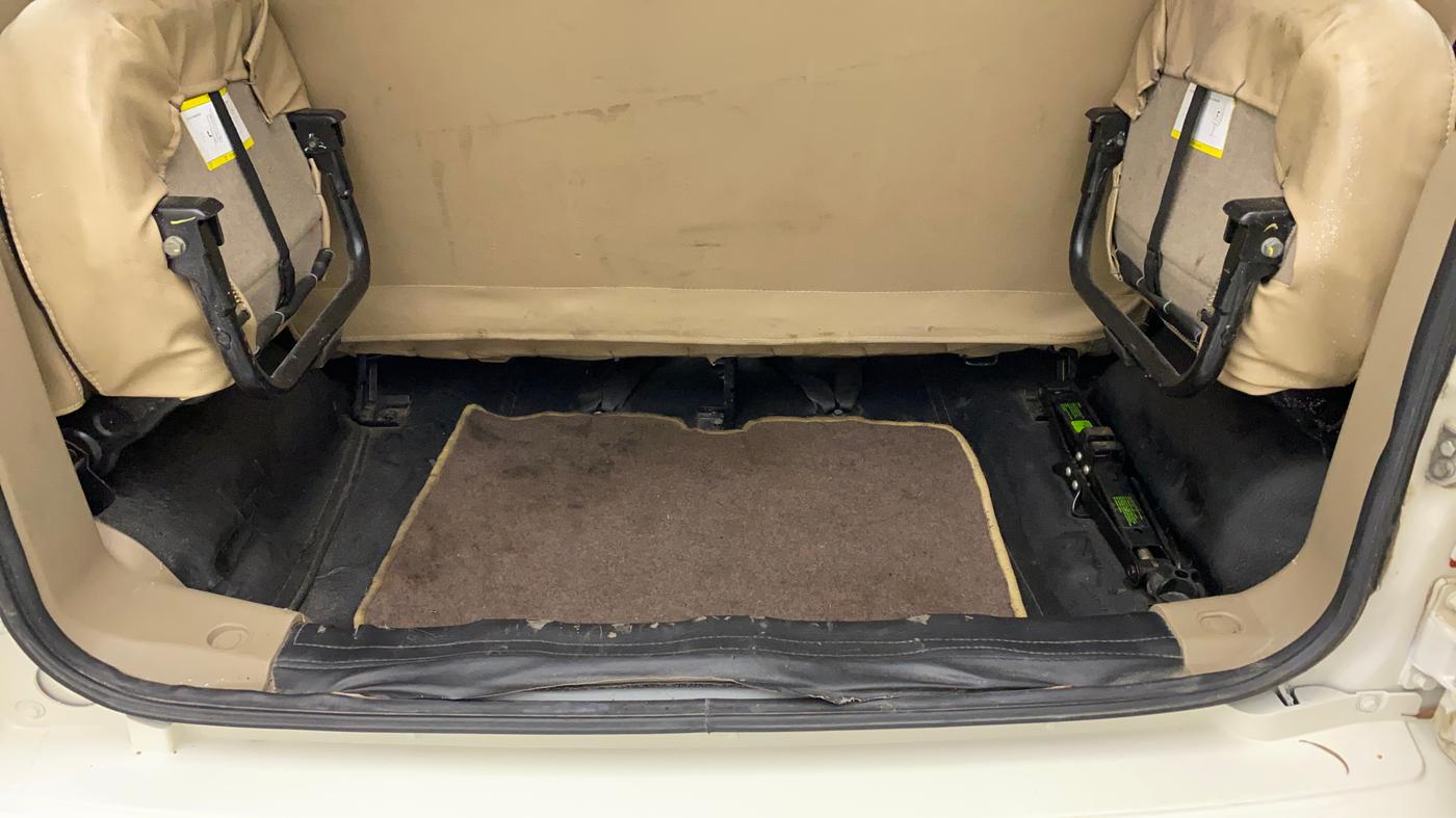 2018 Mahindra TUV300 T6 PLUS, Diesel, Manual, 94,814 km, Boot Inside