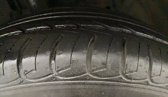 2017 Ford Ecosport TITANIUM 1.5L DIESEL, Diesel, Manual, 94,692 km, Left Rear Tyre Tread