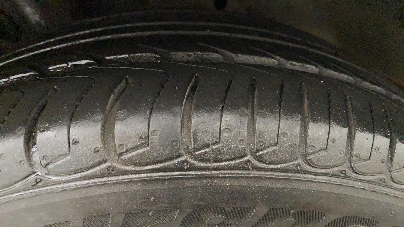 2017 Ford Ecosport TITANIUM 1.5L DIESEL, Diesel, Manual, 94,692 km, Left Front Tyre Tread