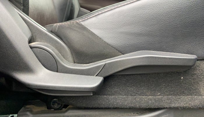 2022 Maruti Grand Vitara ALPHA SMART HYBRID ALLGRIP, Petrol, Manual, 59,379 km, Driver Side Adjustment Panel