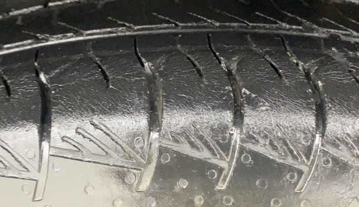 2022 Maruti Grand Vitara ALPHA SMART HYBRID ALLGRIP, Petrol, Manual, 59,379 km, Left Rear Tyre Tread