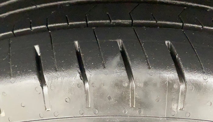 2022 Maruti Grand Vitara ALPHA SMART HYBRID ALLGRIP, Petrol, Manual, 59,379 km, Left Front Tyre Tread