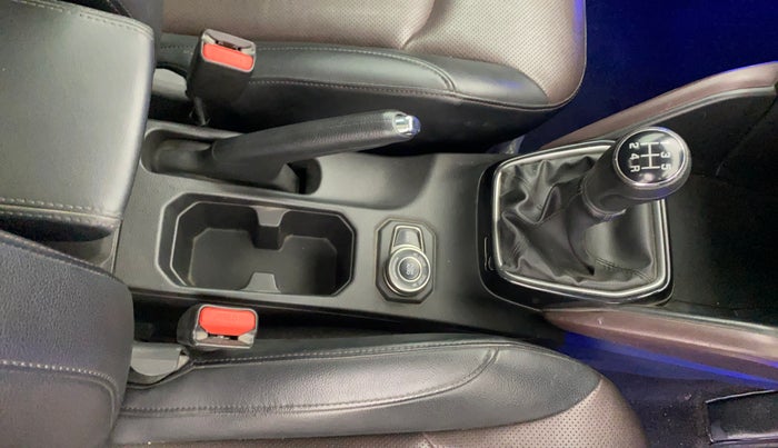 2022 Maruti Grand Vitara ALPHA SMART HYBRID ALLGRIP, Petrol, Manual, 59,379 km, Gear Lever