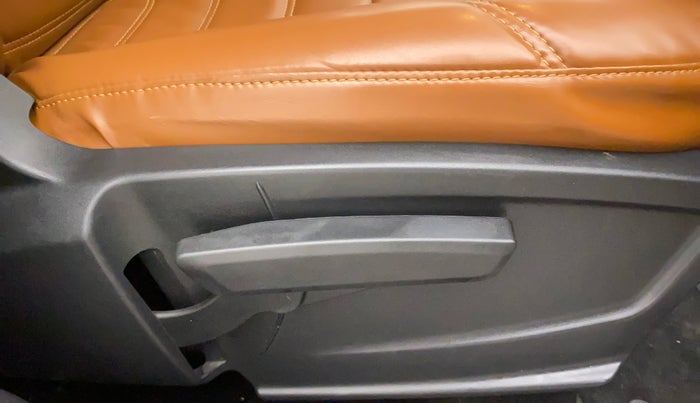 2023 Tata PUNCH ACCOMPLISHED DAZZLE PACK AMT, Petrol, Automatic, 29,055 km, Driver Side Adjustment Panel
