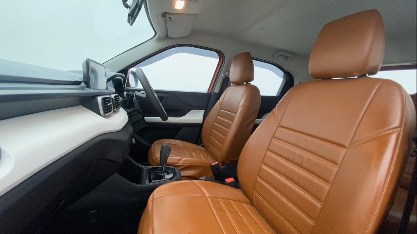 2023 Tata PUNCH ACCOMPLISHED DAZZLE PACK AMT, Petrol, Automatic, 29,055 km, Right Side Front Door Cabin