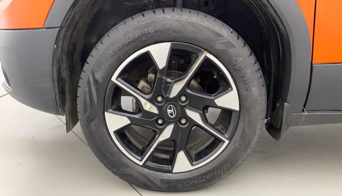 2023 Tata PUNCH ACCOMPLISHED DAZZLE PACK AMT, Petrol, Automatic, 29,055 km, Left Front Wheel