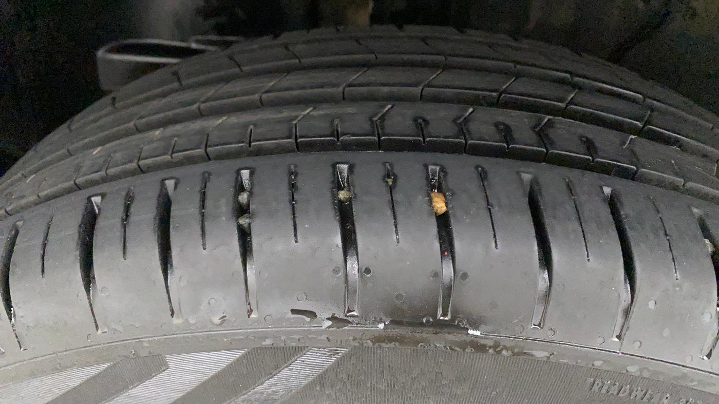 2023 Tata PUNCH ACCOMPLISHED DAZZLE PACK AMT, Petrol, Automatic, 29,055 km, Right Rear Tyre Tread