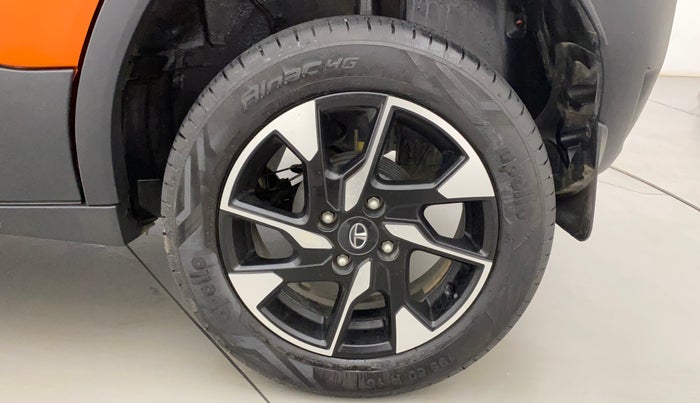 2023 Tata PUNCH ACCOMPLISHED DAZZLE PACK AMT, Petrol, Automatic, 29,055 km, Left Rear Wheel