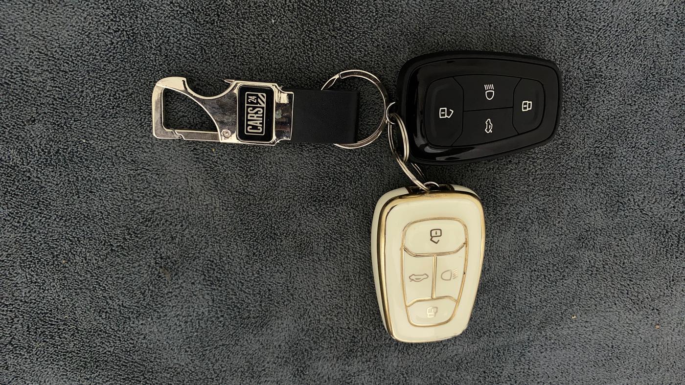 2023 Tata PUNCH ACCOMPLISHED DAZZLE PACK AMT, Petrol, Automatic, 29,055 km, Key Close Up