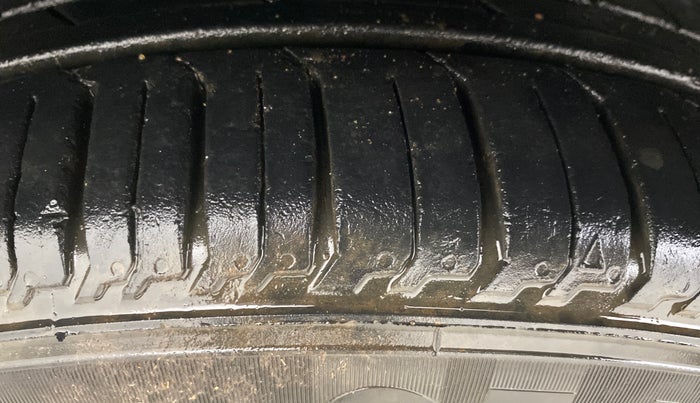 2019 Hyundai GRAND I10 NIOS SPORTZ 1.2 KAPPA VTVT DUAL TONE, Petrol, Manual, 42,367 km, Right Rear Tyre Tread