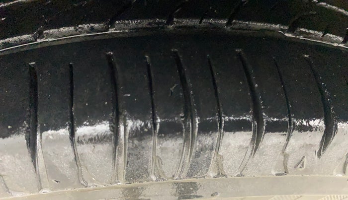 2017 Maruti Alto K10 VXI (O), Petrol, Manual, 86,340 km, Left Front Tyre Tread