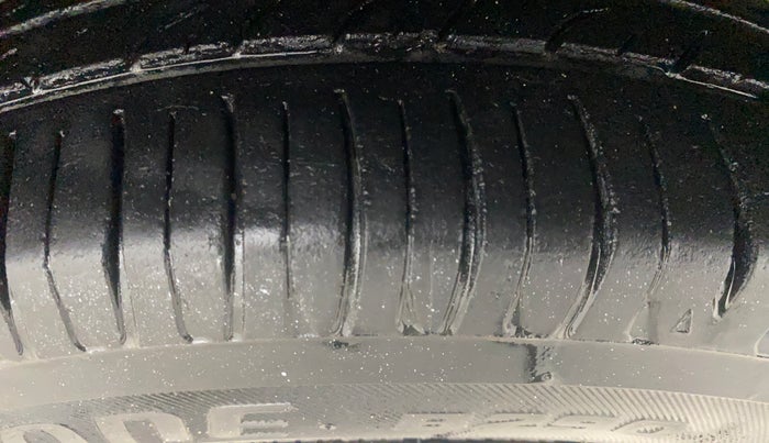 2017 Maruti Alto K10 VXI (O), Petrol, Manual, 86,340 km, Right Front Tyre Tread