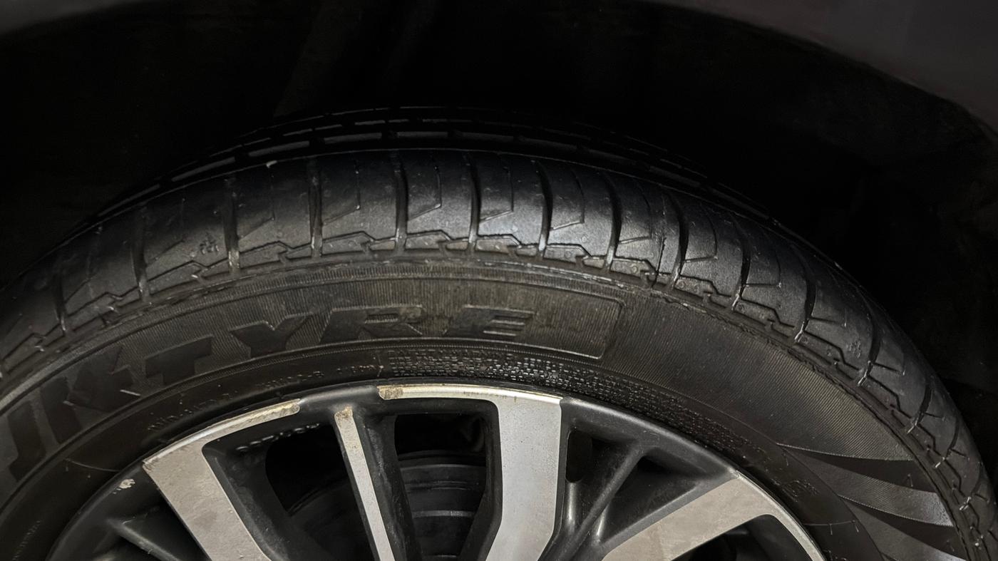 2015 Honda City 1.5L I-VTEC VX CVT, Petrol, Automatic, 1,05,324 km, Left Rear Tyre Tread