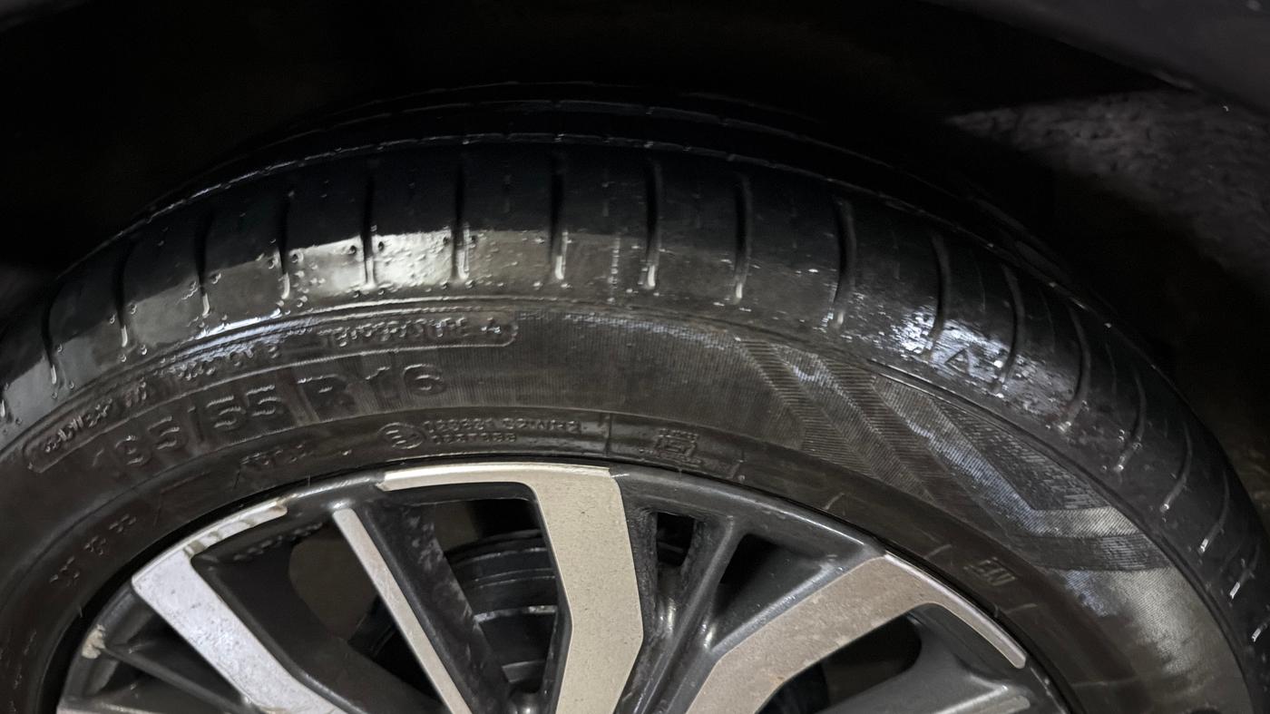 2015 Honda City 1.5L I-VTEC VX CVT, Petrol, Automatic, 1,05,324 km, Right Rear Tyre Tread