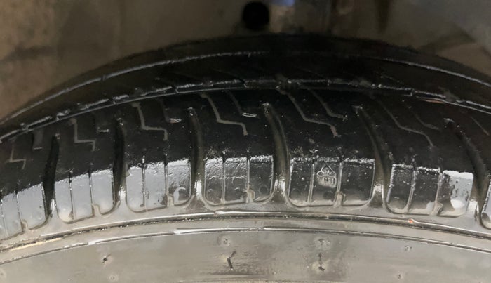 2019 Maruti Swift VXI AMT, Petrol, Automatic, 91,437 km, Right Front Tyre Tread