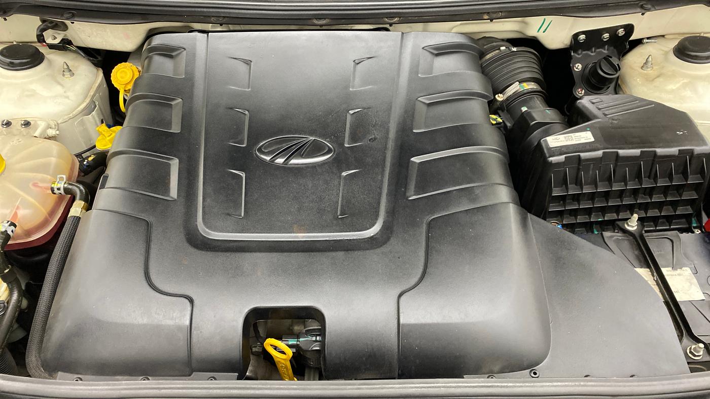 2020 Mahindra XUV500 W7 FWD, Diesel, Manual, 38,625 km, Open Bonet