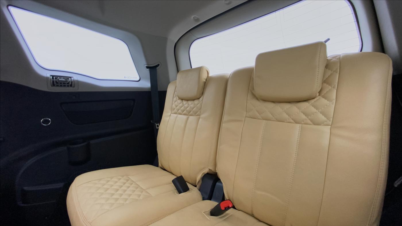 2020 Mahindra XUV500 W7 FWD, Diesel, Manual, 38,625 km, Third Seat Row ( optional )
