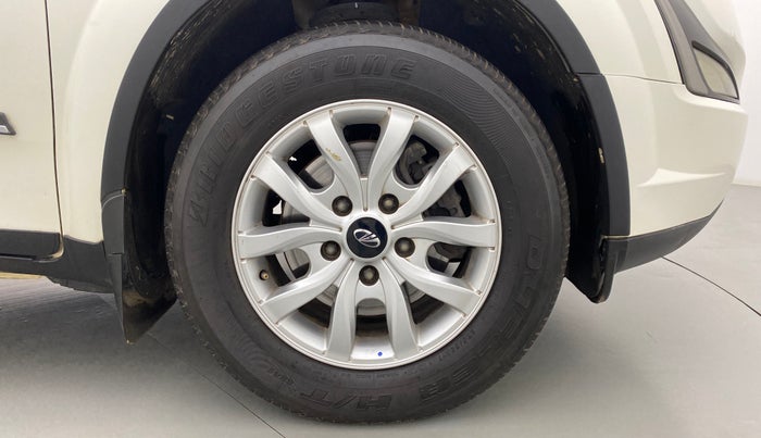 2020 Mahindra XUV500 W7 FWD, Diesel, Manual, 38,625 km, Right Front Wheel