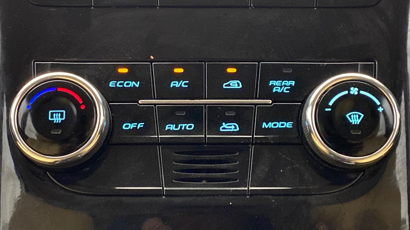 2020 Mahindra XUV500 W7 FWD, Diesel, Manual, 38,625 km, Automatic Climate Control