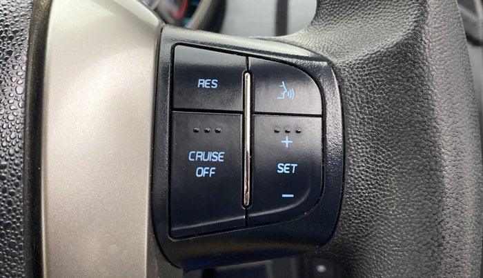 2020 Mahindra XUV500 W7 FWD, Diesel, Manual, 38,625 km, Adaptive Cruise Control