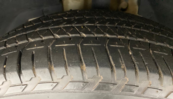 2020 Mahindra XUV500 W7 FWD, Diesel, Manual, 38,625 km, Left Front Tyre Tread