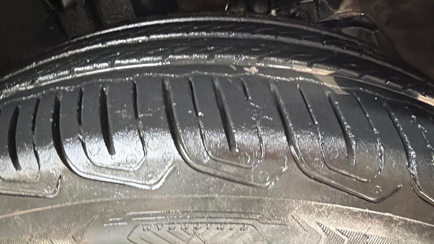 2021 Tata Tiago XE PETROL, Petrol, Manual, 28,868 km, Right Front Tyre Tread