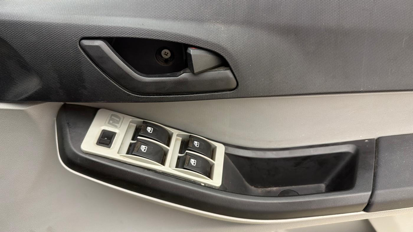 2021 Tata Tiago XE PETROL, Petrol, Manual, 28,868 km, Driver Side Door Panels Control