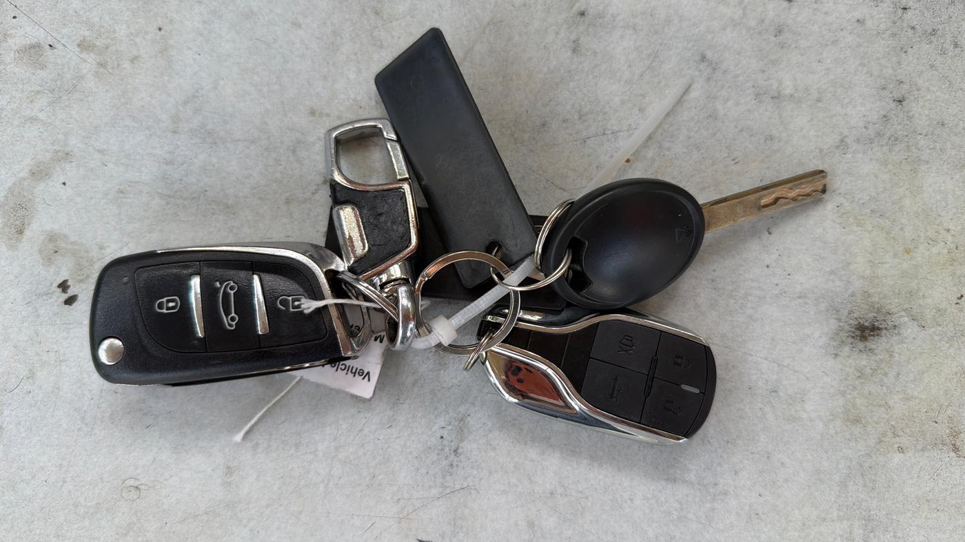 2021 Tata Tiago XE PETROL, Petrol, Manual, 28,868 km, Key Close Up