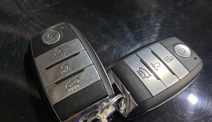 2023 KIA SONET HTX Anniversary Edition 1.5 iMT, Diesel, Manual, 11,107 km, Key Close Up