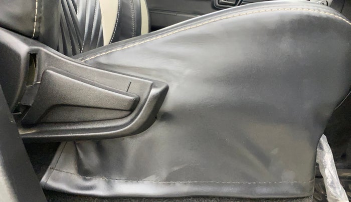 2020 Maruti S PRESSO VXI CNG, CNG, Manual, 23,610 km, Driver Side Adjustment Panel