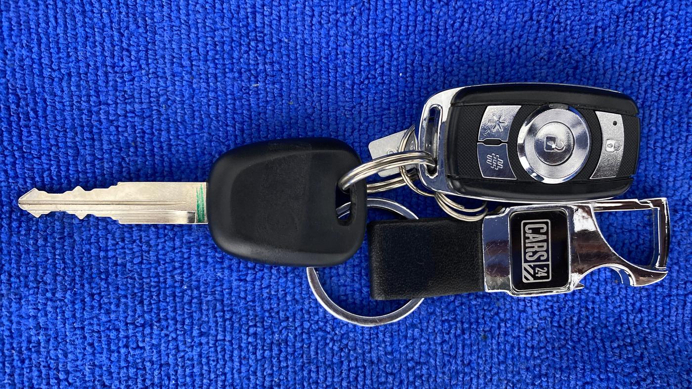2019 Maruti Alto LXI, Petrol, Manual, 19,070 km, Key Close Up