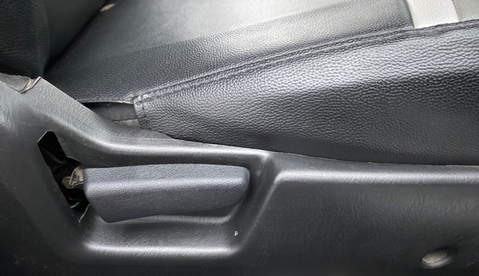 2019 Maruti Alto LXI, Petrol, Manual, 19,070 km, Driver Side Adjustment Panel