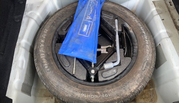 2020 Tata NEXON XM PETROL, Petrol, Manual, 50,553 km, Spare Tyre