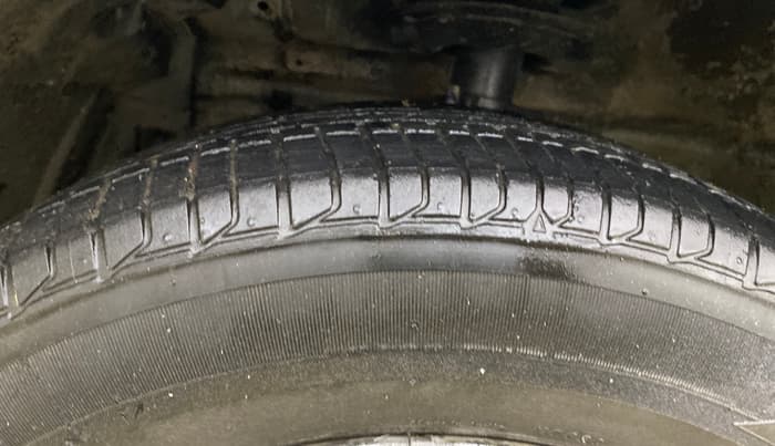 2014 Maruti Ertiga ZXI, Petrol, Manual, 1,09,924 km, Left Front Tyre Tread