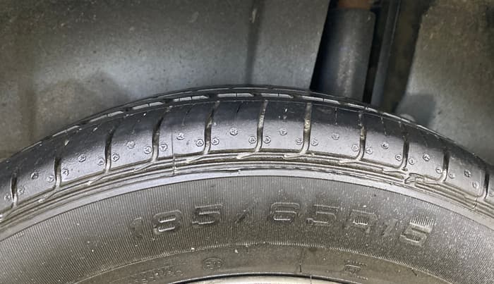 2014 Maruti Ertiga ZXI, Petrol, Manual, 1,09,924 km, Left Rear Tyre Tread