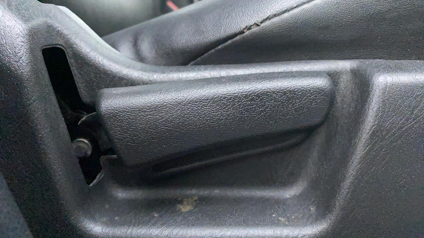 2020 Maruti Alto VXI, Petrol, Manual, 14,990 km, Driver Side Adjustment Panel