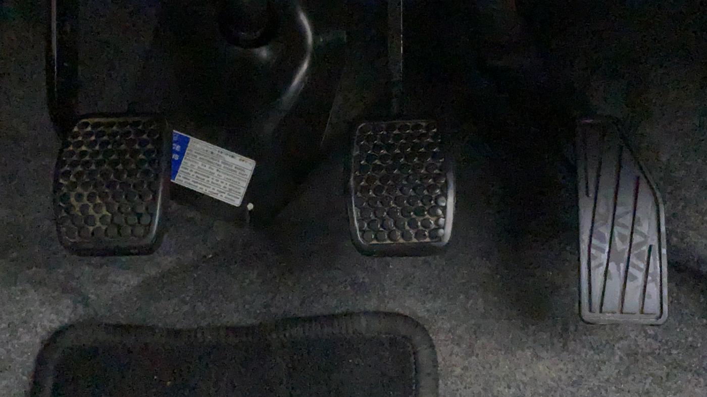 2020 Maruti Alto VXI, Petrol, Manual, 14,990 km, Pedals
