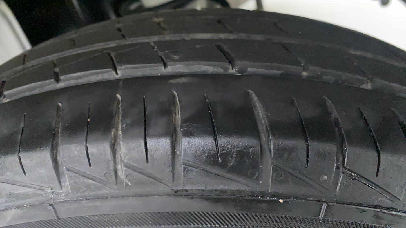 2020 Maruti Alto VXI, Petrol, Manual, 14,990 km, Left Rear Tyre Tread