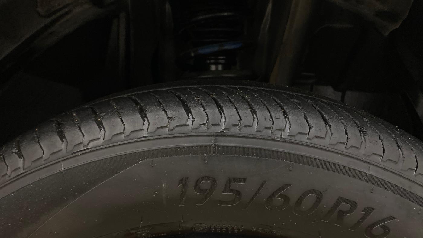 2023 Renault Kiger RXZ AMT, Petrol, Automatic, 11,277 km, Right Front Tyre Tread