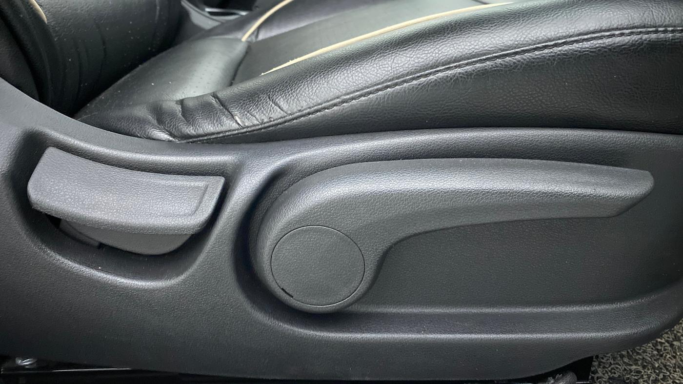 2020 Hyundai Verna SX PETROL MT, Petrol, Manual, 22,859 km, Driver Side Adjustment Panel