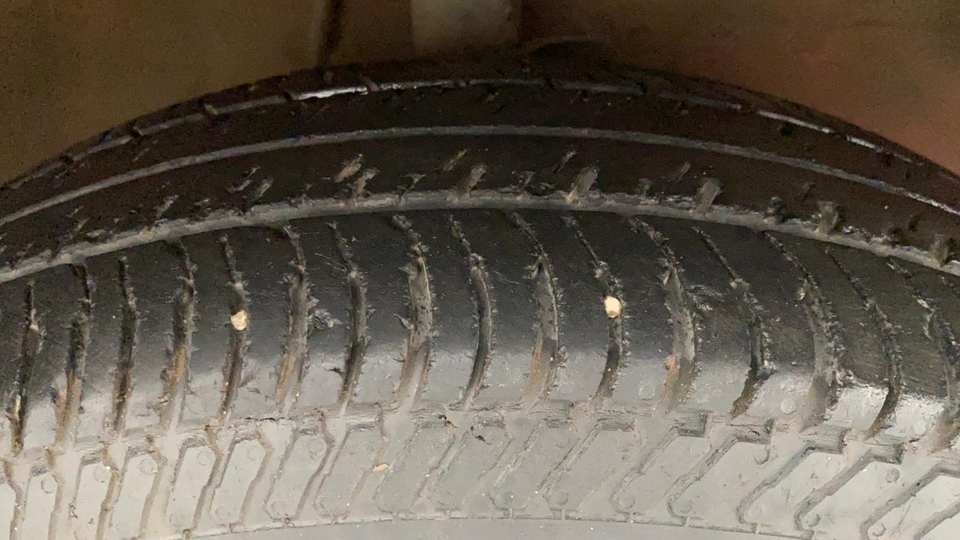 2011 Maruti Swift Dzire VDI, Diesel, Manual, 98,873 km, Right Front Tyre Tread