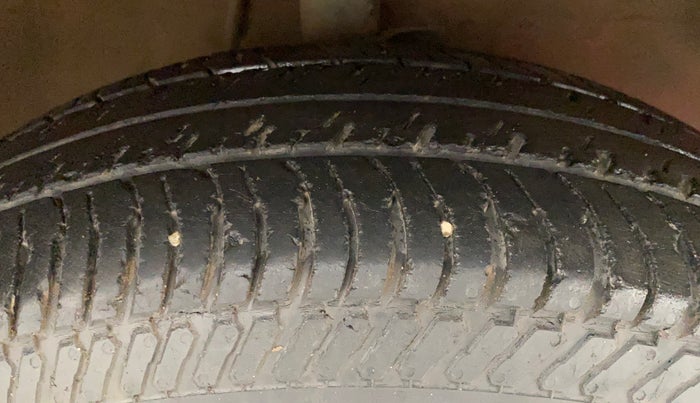 2011 Maruti Swift Dzire VDI, Diesel, Manual, 98,873 km, Right Front Tyre Tread