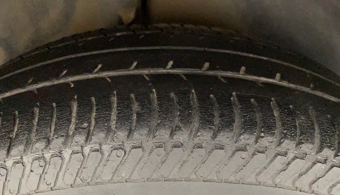2011 Maruti Swift Dzire VDI, Diesel, Manual, 98,873 km, Right Rear Tyre Tread