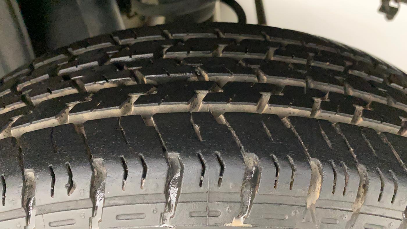 2014 Maruti Alto K10 VXI, Petrol, Manual, 40,940 km, Left Rear Tyre Tread